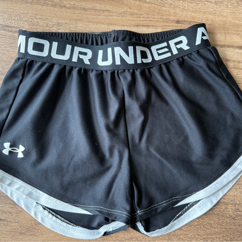Under Armour girl’s Black Shorts